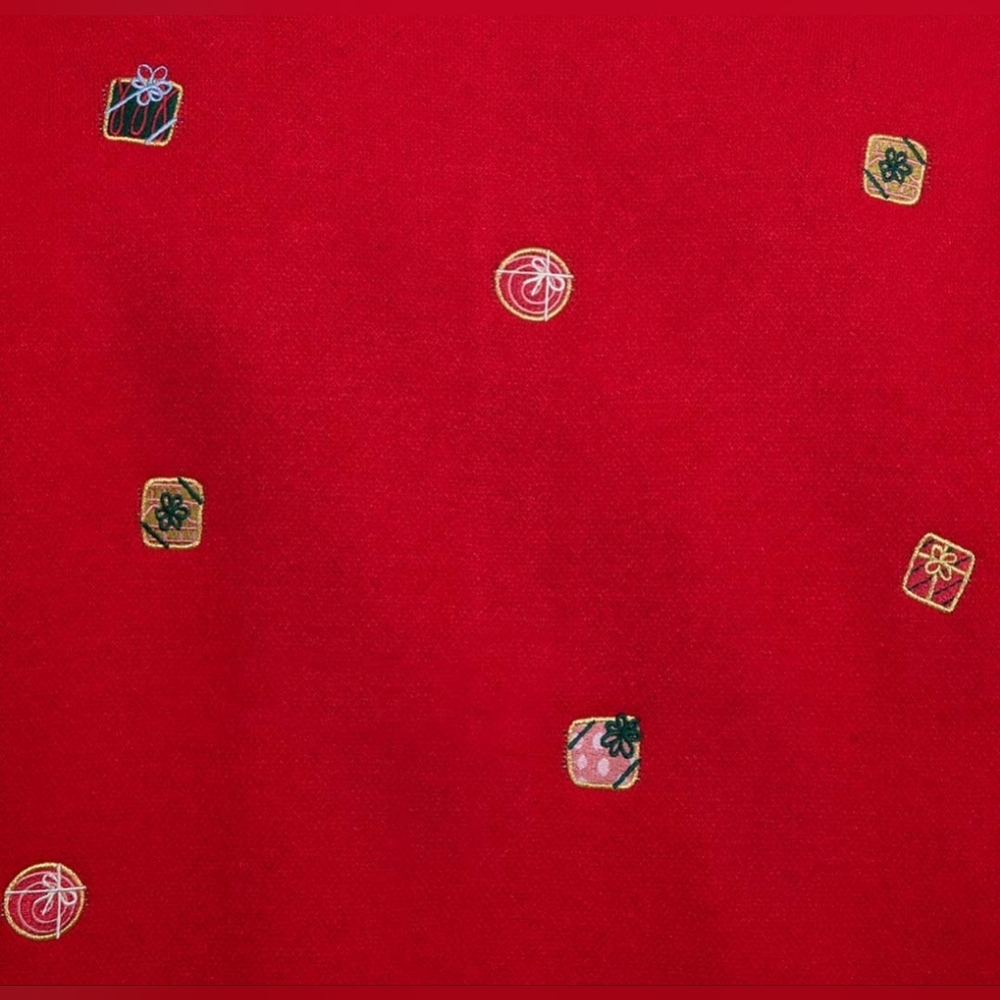 Disney Christmas 2024 Mickey and Minnie Cardigan - Womans - Picture 9 of 9